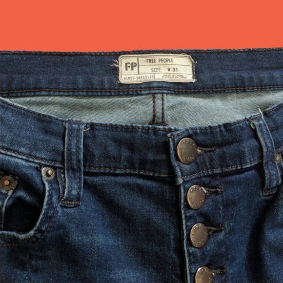 Crop Button Front Jeans - Picture 3 of 5